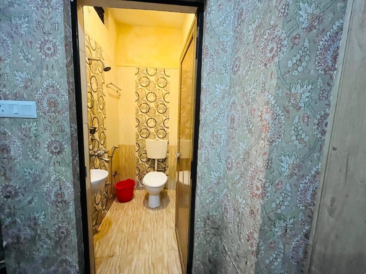 Anand Guest House Assi - Varanasi — Photos 2